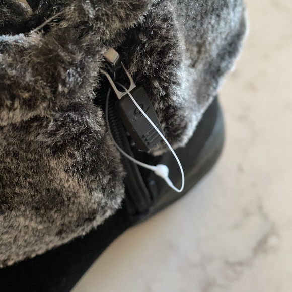 Easy Spirit Explore 24 Booties - Size 6.5 - Picture 5 of 5